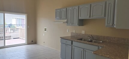 821 N Vineyard Ave in Ontario, CA - Building Photo - Building Photo