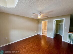 19213 Glenmoor Dr in West Palm Beach, FL - Foto de edificio - Building Photo