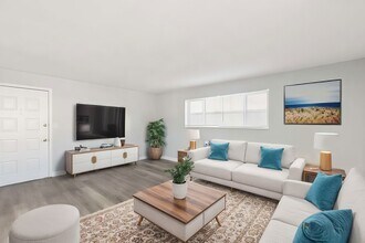 Country Club in Lakewood, CO - Foto de edificio - Building Photo