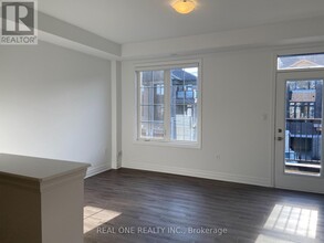 183 Keppel Cir in Brampton, ON - Building Photo - Building Photo