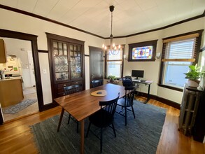 51 Patten St, Unit 1 in Boston, MA - Foto de edificio - Building Photo