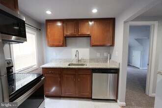 1 Morton Pl in Laurel, MD - Building Photo - Building Photo