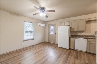 2120 N 13th St in Fort Smith, AR - Foto de edificio - Building Photo
