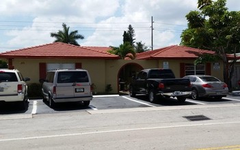 4031 NW 30th Ter in Fort Lauderdale, FL - Building Photo - Building Photo