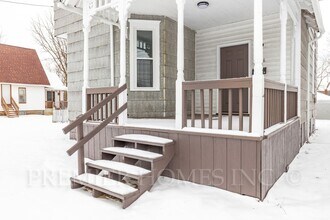 408 Hazlett Ave NW in Canton, OH - Building Photo - Building Photo