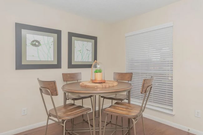 Creekside Villas at Clear Lake Apartments in Houston, TX - Foto de edificio - Building Photo