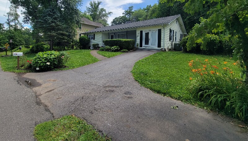 177 Chiles Ave in Asheville, NC - Building Photo