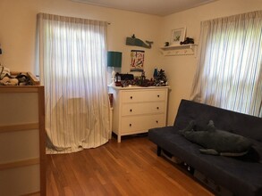 54 Duxbury Rd, Unit 1 in Newton, MA - Building Photo - Building Photo