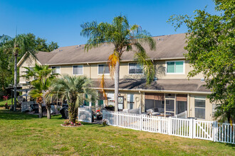 Townhomes Of Countryside Condo in Palm Harbor, FL - Building Photo - Building Photo