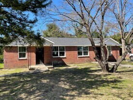 937 Woodlawn Ave in Columbia, SC - Building Photo