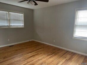 2002 Chambers Dr NE in Huntsville, AL - Building Photo - Building Photo