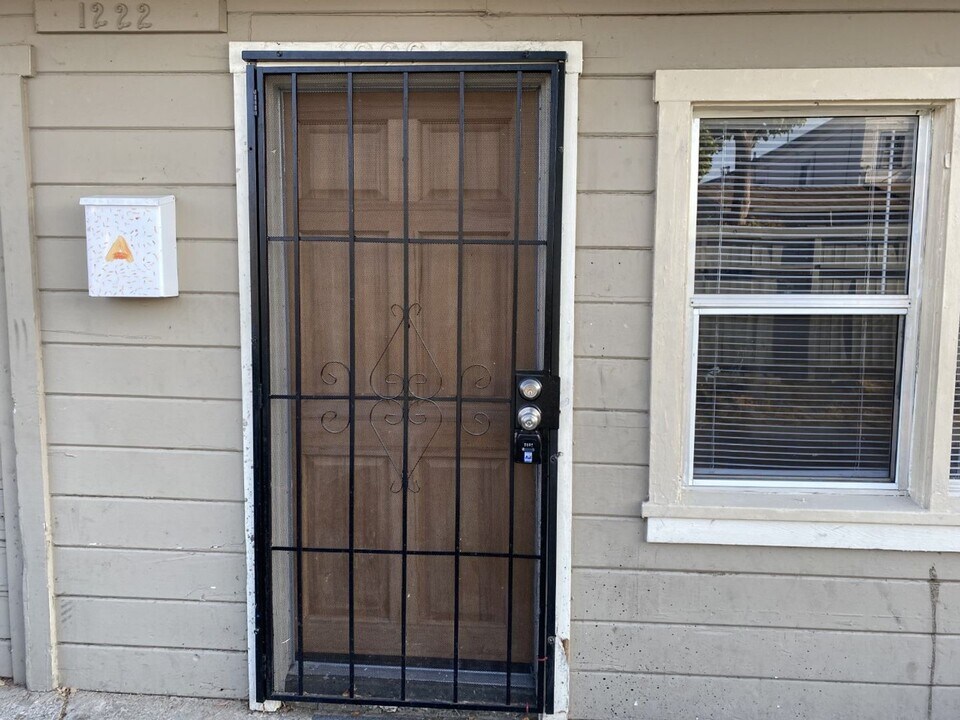 1222 York St in Vallejo, CA - Foto de edificio
