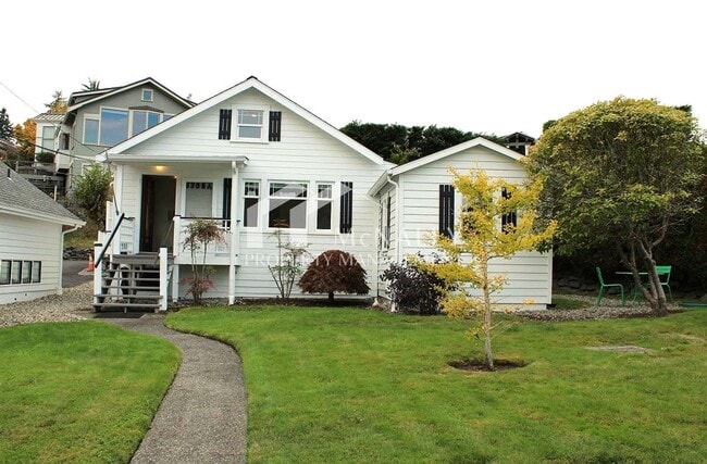 property at 3308a Harborview Dr