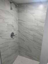 2105 N Allendale Ave in Sarasota, FL - Building Photo - Building Photo