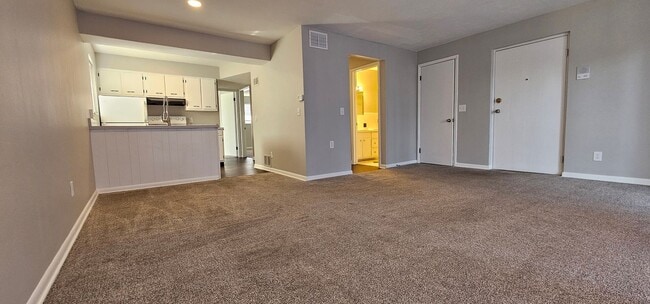 Spacious 2 bedroom 2 bath apartments in Harrison Township! in Dayton, OH - Building Photo - Building Photo