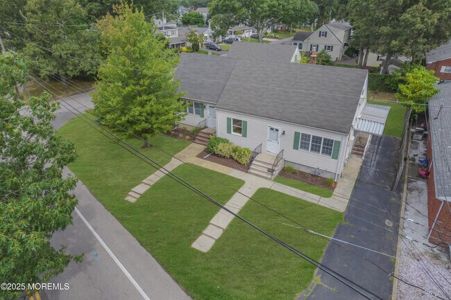 825 Burnt Tavern Rd in Point Pleasant, NJ - Building Photo - Building Photo