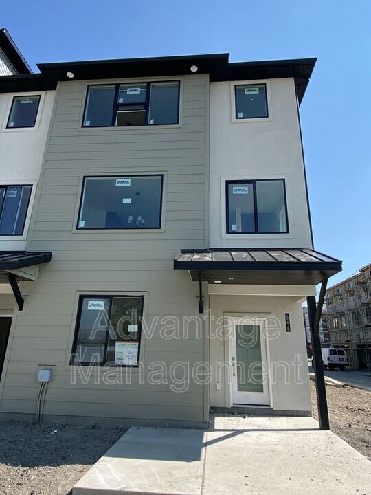 548 S 1080 W in American Fork, UT - Building Photo