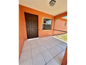 3729 SE 12th Ave in Cape Coral, FL - Building Photo - Building Photo