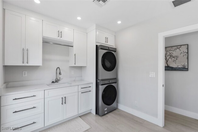 property at 440 Kingstown Dr