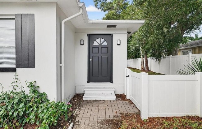 5517 Gulfport Blvd S in Gulfport, FL - Building Photo - Building Photo