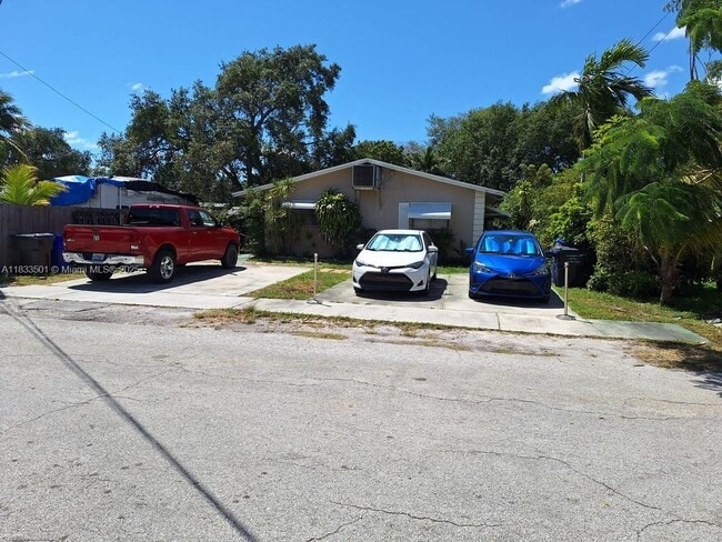 property at 2610 Hayes St