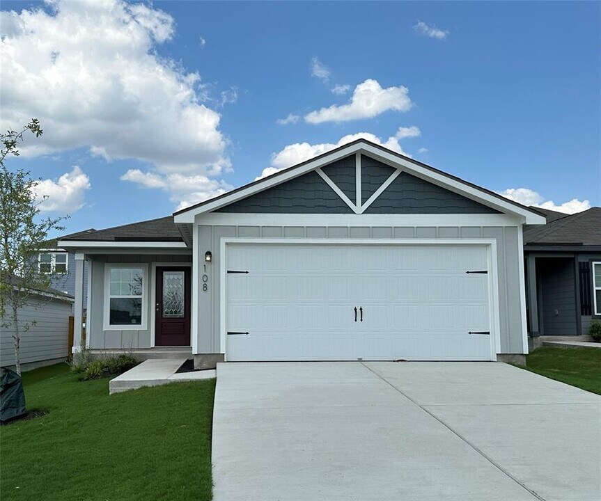 108 Morrison Dr in Jarrell, TX - Building Photo