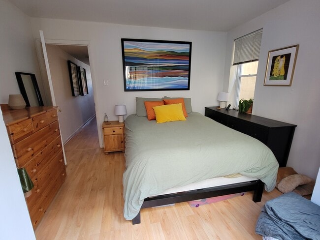 property at 1124 N 4th St
