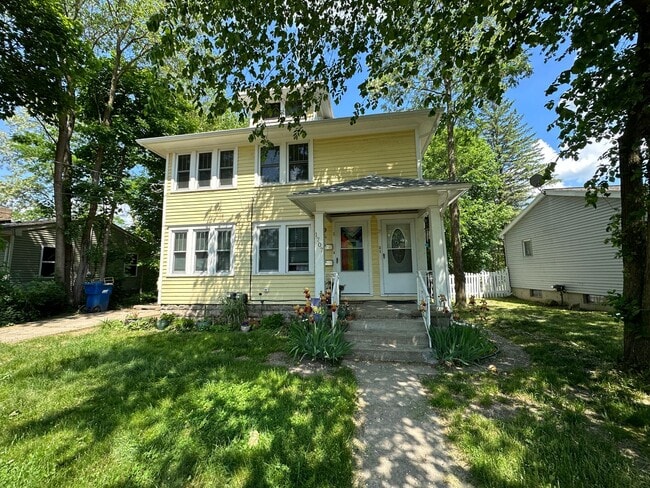 property at 1707 4th St