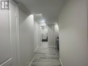 99 Convoy Crescent in Vaughan, ON - Building Photo - Building Photo