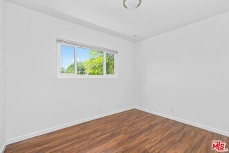 4509 Canoga Dr in Los Angeles, CA - Building Photo - Building Photo