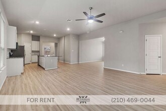 2926 Playa Azul Blvd in Converse, TX - Building Photo - Building Photo