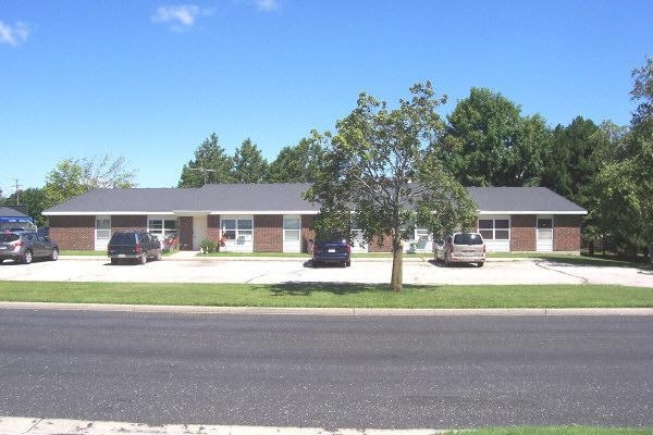 100 2nd St in Luxemburg, WI - Foto de edificio - Building Photo