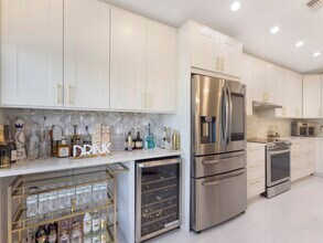6821 Hendry Dr in Greenacres, FL - Building Photo - Building Photo