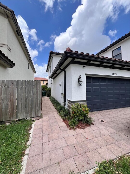 24836 SW 118th Ave in Homestead, FL - Building Photo