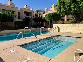 999 Village Square S in Palm Springs, CA - Building Photo - Building Photo