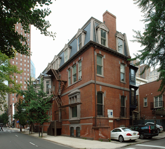 1636 Spruce St in Philadelphia, PA - Building Photo - Building Photo