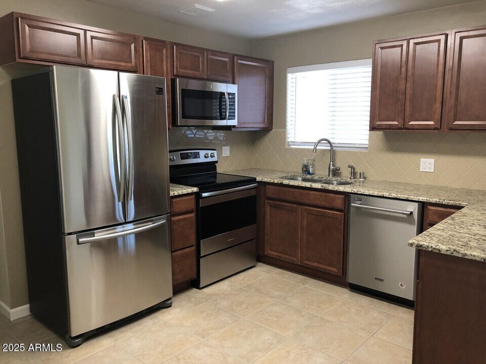 1322 E Morten Ave in Phoenix, AZ - Building Photo