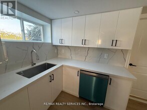 234 Morden Rd in Oakville, ON - Building Photo - Building Photo