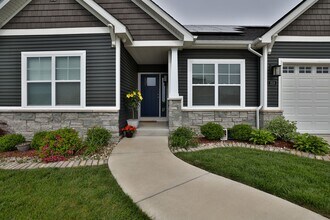210 Grand Rapids Ln in Edwardsville, IL - Building Photo - Building Photo