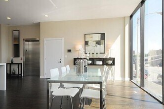 622 N Ashland Ave in Chicago, IL - Building Photo - Building Photo