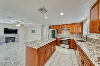 6729 Airdale Cir in Las Vegas, NV - Building Photo - Building Photo