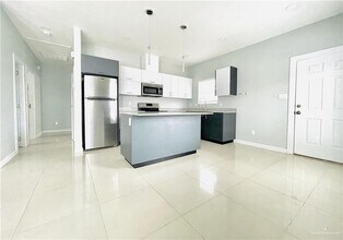 23 Summerland Ln in Edinburg, TX - Building Photo - Building Photo
