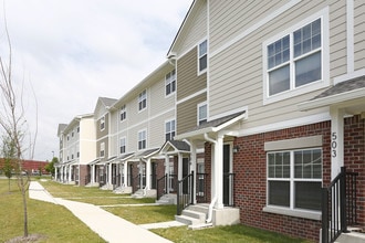 Stone Ridge Flats and Townhomes in Indianapolis, IN - Building Photo - Building Photo