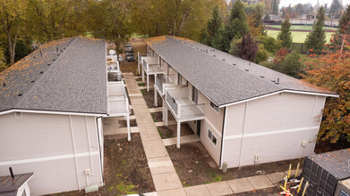 Parkside Apartments in Forest Grove, OR - Building Photo - Building Photo