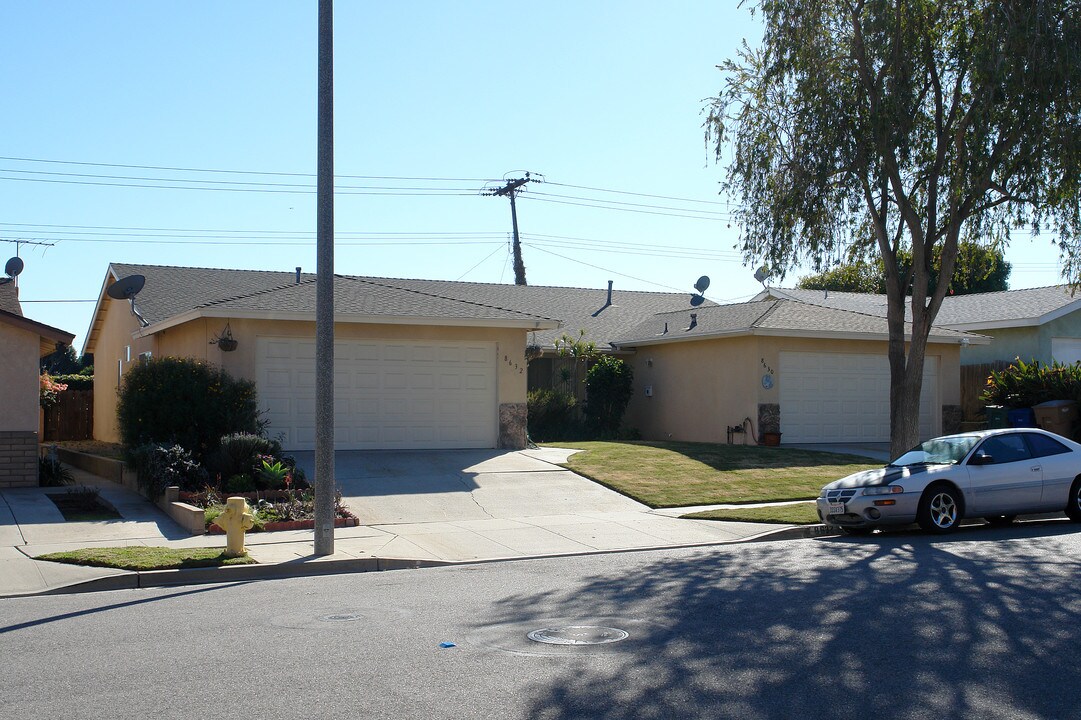 8630 Henderson Rd in Ventura, CA - Foto de edificio