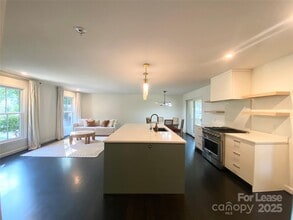 3012 Burnt Mill Rd in Charlotte, NC - Building Photo - Building Photo