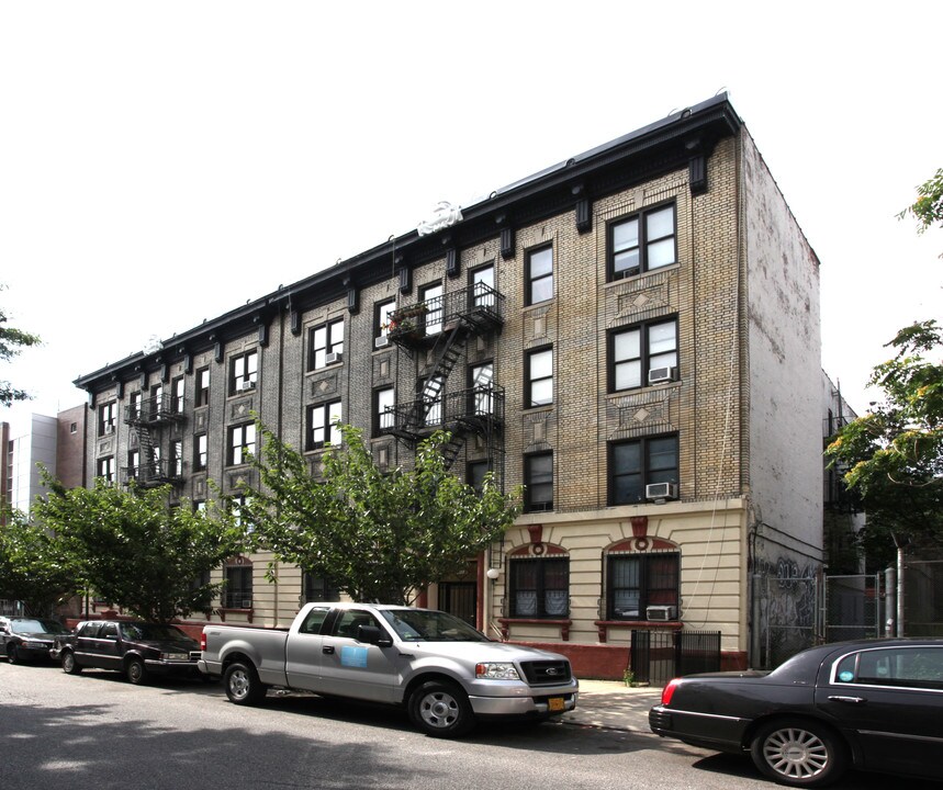 586-592 Prospect Pl in Brooklyn, NY - Building Photo