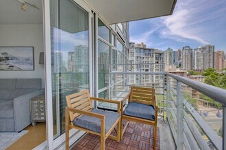 139 Drake St in Vancouver, BC - Building Photo - Building Photo