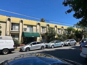 Yar5130 in Encino, CA - Building Photo - Building Photo