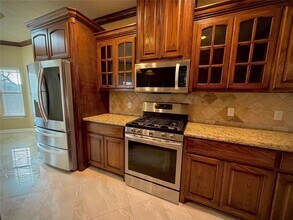 3741 Debbie Ln in Groves, TX - Building Photo - Building Photo